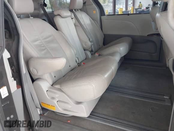 2012 Toyota Sienna XLE с VIN 5TDYK3DC6CS241694, выставлен на аукционе IAAI как лот 43476889 с пробегом 226 820 миль миль и . История ставок и продаж доступна на DreamBid. Изображение 8.