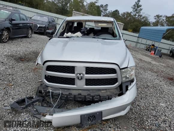 2017 Ram 1500 Express z VIN 1C6RR6KG1HS605436, wystawiony jako Copart lot #79138354 z przebiegiem Nie podano mil oraz Szkoda całkowita • Salvage title. Historia ofert i sprzedaży dostępna na DreamBid. Obrazek 5.