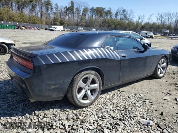 2014 Dodge Challenger R/T Plus with VIN 2C3CDYBT5EH108936, listed as a Copart auction lot 46652305 with 229,673 mi miles and Salvage title. Bid and sale history available at DreamBid. Image 3.