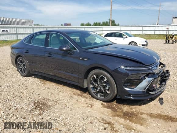 2024 Hyundai Sonata SEL с VIN KMHL64JA9RA421390, выставлен на аукционе Copart как лот 68728705 с пробегом 7 840 миль миль и Списание • Salvage title. История ставок и продаж доступна на DreamBid. Изображение 4.