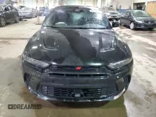 2024 Dodge Hornet R/T z VIN ZACPDFCWXR3A34516, wystawiony jako Copart lot #86410434 z przebiegiem 4 705 mil mil oraz Szkoda całkowita • Salvage title. Historia ofert i sprzedaży dostępna na DreamBid. Obrazek 5.