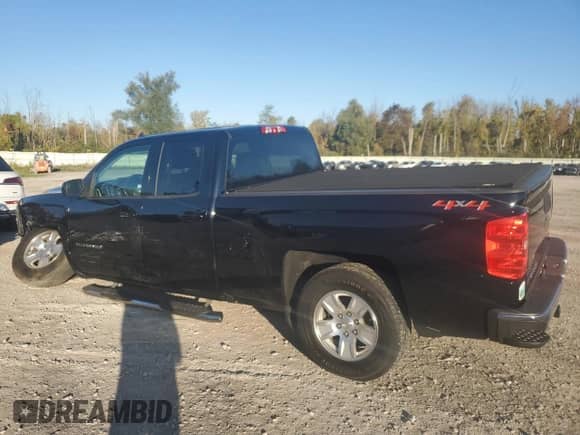 2018 Chevrolet Silverado 1500 LT z VIN 1GCVKREC6JZ239783, wystawiony jako Copart lot #84482565 z przebiegiem 95 213 mil mil oraz Szkoda całkowita • Salvage title. Historia ofert i sprzedaży dostępna na DreamBid. Obrazek 2.