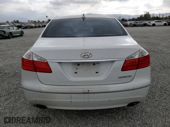 2011 Hyundai Genesis с VIN KMHGC4DE2BU136933, выставлен на аукционе Copart как лот 80328135 с пробегом 102 690 миль миль и Списание • Salvage title. История ставок и продаж доступна на DreamBid. Изображение 6.
