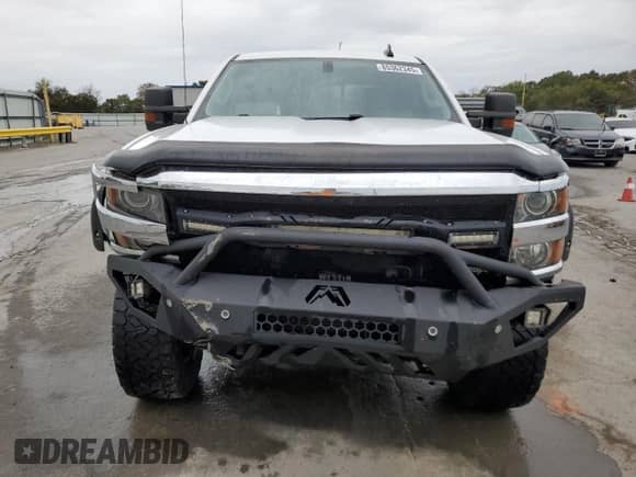2018 Chevrolet Silverado 2500HD LTZ z VIN 1GC1KWEG4JF208534, wystawiony jako Copart lot #85362345 z przebiegiem 104 051 mil mil oraz Szkoda całkowita • Salvage title. Historia ofert i sprzedaży dostępna na DreamBid. Obrazek 5.