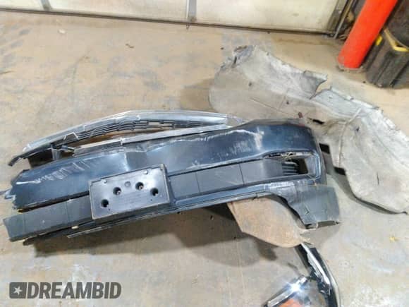 2019 Chevrolet Tahoe LS with VIN 1GNSKAEC6KR121486, listed as a IAAI auction lot 41064193 with 118,108 mi miles and . Bid and sale history available at DreamBid. Image 12.