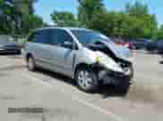 2009 Toyota Sienna LE z VIN 5TDZK23C29S271137, wystawiony jako IAAI lot #42784804 z przebiegiem 325 703 mil mil oraz . Historia ofert i sprzedaży dostępna na DreamBid. Obrazek 1.