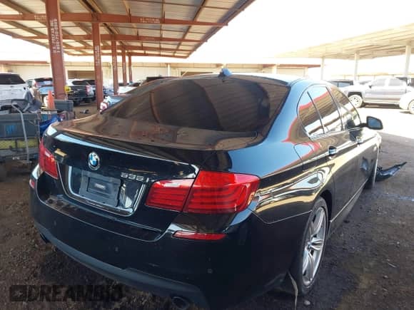 2015 BMW 5 Series 535i с VIN WBA5B1C52FD919543, выставлен на аукционе IAAI как лот 43326517 с пробегом 127 099 миль миль и . История ставок и продаж доступна на DreamBid. Изображение 4.