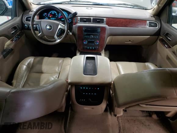 2012 Chevrolet Suburban LT с VIN 1GNSKJE72CR316425, выставлен на аукционе Copart как лот 86055735 с пробегом 251 017 миль миль и Чистый • Clean title. История ставок и продаж доступна на DreamBid. Изображение 8.