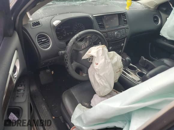 2014 Nissan Pathfinder S with VIN 5N1AR2MN5EC692415, listed as a Copart auction lot 69955125 with 133,132 mi miles and Salvage title. Bid and sale history available at DreamBid. Image 8.