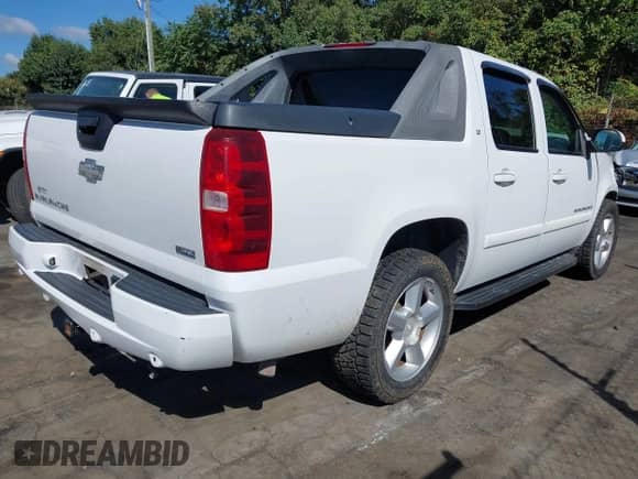 2008 Chevrolet Avalanche LTZ with VIN 3GNFK12368G234580, listed as a IAAI auction lot 43123012 with 153,862 mi miles and . Bid and sale history available at DreamBid. Image 4.