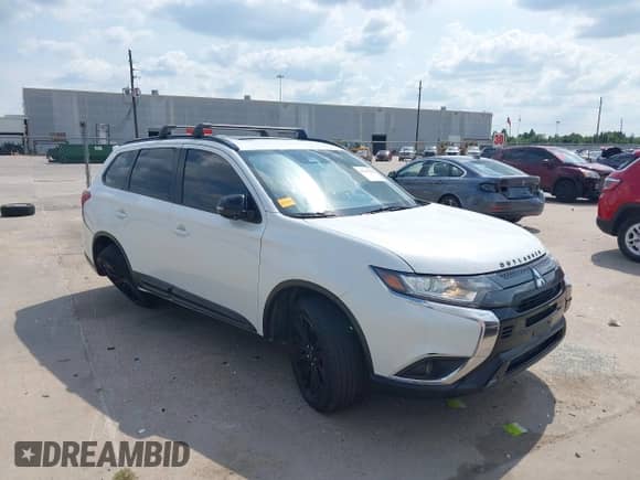 2020 Mitsubishi Outlander SE с VIN JA4AD3A33LZ023821, выставлен на аукционе IAAI как лот 43164288 с пробегом 465 235 миль миль и . История ставок и продаж доступна на DreamBid. Изображение 1.