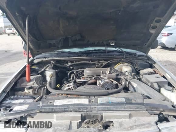 2002 Chevrolet Blazer LS с VIN 1GNCS13W02K105861, выставлен на аукционе IAAI как лот 41827459 с пробегом 165 809 миль миль и . История ставок и продаж доступна на DreamBid. Изображение 10.