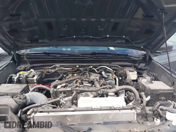 2024 Toyota Tacoma SR5 z VIN 3TYKB5FN6RT007410, wystawiony jako IAAI lot #43205199 z przebiegiem 26 768 mil mil oraz . Historia ofert i sprzedaży dostępna na DreamBid. Obrazek 10.