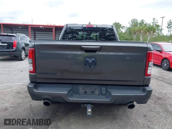 2022 Ram 1500 Big Horn z VIN 1C6RREBT2NN187227, wystawiony jako IAAI lot #42419800 z przebiegiem 78 373 mil mil oraz . Historia ofert i sprzedaży dostępna na DreamBid. Obrazek 17.