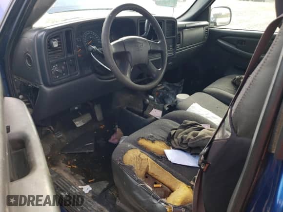 2004 Chevrolet Silverado 1500 LS с VIN 1GCEK14T54E242978, выставлен на аукционе Copart как лот 81433284 с пробегом 133 525 миль миль и Списание • Salvage title. История ставок и продаж доступна на DreamBid. Изображение 8.