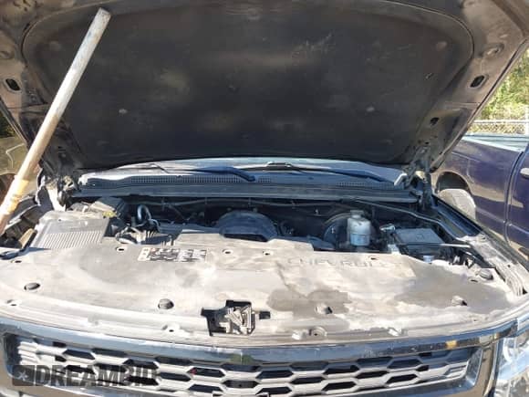 2019 Chevrolet Suburban LT z VIN 1GNSKHKC6KR165971, wystawiony jako IAAI lot #43421546 z przebiegiem 280 399 mil mil oraz . Historia ofert i sprzedaży dostępna na DreamBid. Obrazek 10.