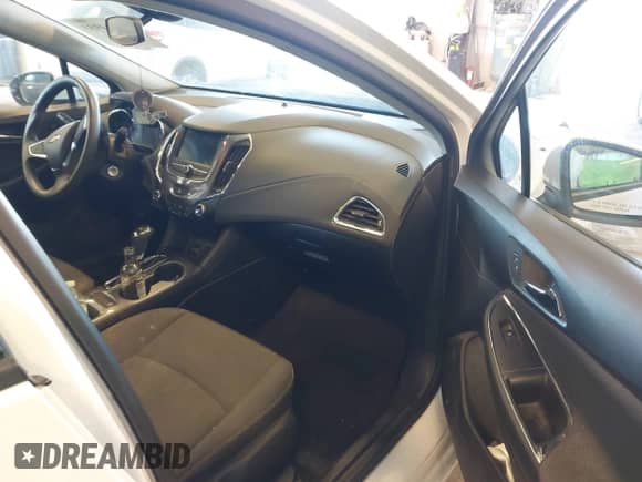 2019 Chevrolet Cruze LS с VIN 1G1BC5SM3K7125638, выставлен на аукционе IAAI как лот 43324933 с пробегом 175 189 миль миль и . История ставок и продаж доступна на DreamBid. Изображение 5.