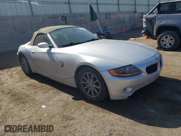 2003 BMW Z4 2.5i z VIN 4USBT33483LR62852, wystawiony jako Copart lot #68291755 z przebiegiem 101 924 mil mil oraz Szkoda całkowita • Salvage title. Historia ofert i sprzedaży dostępna na DreamBid. Obrazek 4.