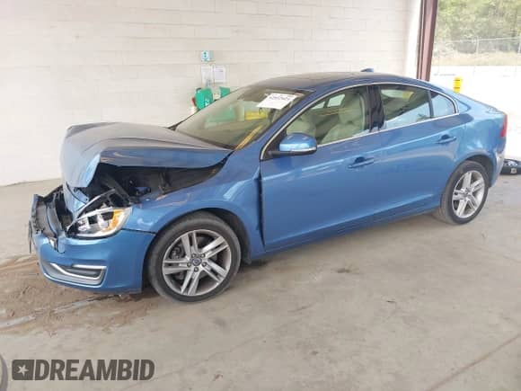 2015 Volvo S60 T5 Premier Plus с VIN YV1612TC1F1309076, выставлен на аукционе IAAI как лот 42532423 с пробегом 79 357 миль миль и . История ставок и продаж доступна на DreamBid. Изображение 2.
