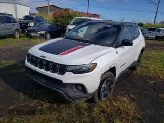 2024 Jeep Compass Trailhawk z VIN 3C4NJDDN9RT595771, wystawiony jako Copart lot #85951635 z przebiegiem 40 547 mil mil oraz Szkoda całkowita • Salvage title. Historia ofert i sprzedaży dostępna na DreamBid. Obrazek 1.