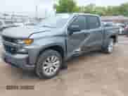 2020 Chevrolet Silverado 1500 Custom с VIN 1GCUYBEF8LZ201826, выставлен на аукционе IAAI как лот 42266906 с пробегом 81 048 миль миль и . История ставок и продаж доступна на DreamBid. Изображение 2.