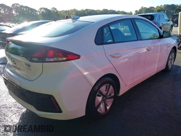 2019 Hyundai Ioniq Blue with VIN KMHC65LC4KU120504, listed as a IAAI auction lot 43367043 with 72,941 mi miles and . Bid and sale history available at DreamBid. Image 4.