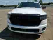 2025 Ram 1500 Tradesman z VIN 1C6RRFCG2SN599733, wystawiony jako Copart lot #59504675 z przebiegiem 27 748 mil mil oraz Szkoda całkowita • Salvage title. Historia ofert i sprzedaży dostępna na DreamBid. Obrazek 13.