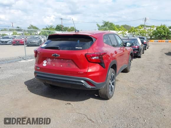 2024 Chevrolet Trax 1RS с VIN KL77LGE27RC108066, выставлен на аукционе IAAI как лот 43116171 с пробегом 18 508 миль миль и . История ставок и продаж доступна на DreamBid. Изображение 4.