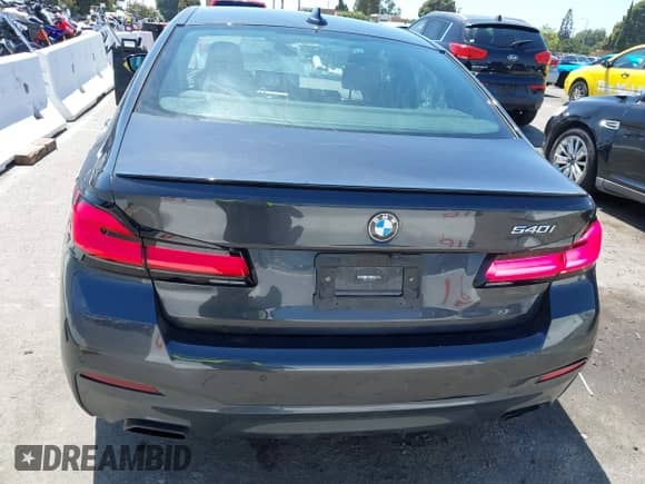 2023 BMW 5 Series 540i z VIN WBA53BJ00PWX97460, wystawiony jako IAAI lot #42421589 z przebiegiem 46 648 mil mil oraz . Historia ofert i sprzedaży dostępna na DreamBid. Obrazek 16.