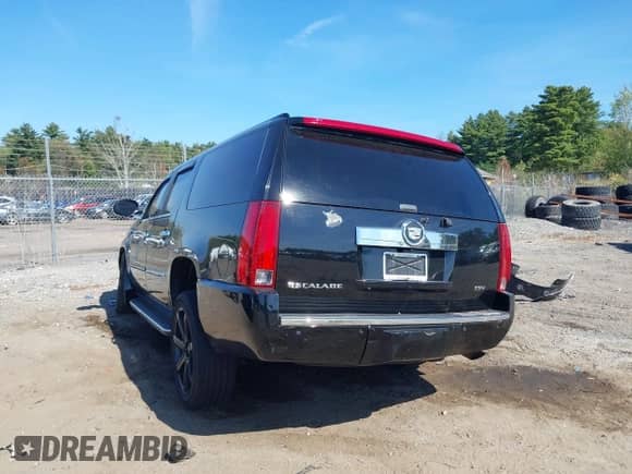 2007 Cadillac Escalade ESV with VIN 1GYFK66897R172600, listed as a IAAI auction lot 43252792 with 183,049 mi miles and . Bid and sale history available at DreamBid. Image 3.