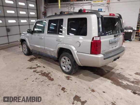 2008 Jeep Commander Limited с VIN 1J8HG58228C211303, выставлен на аукционе IAAI как лот 41362162 с пробегом 163 542 миль миль и . История ставок и продаж доступна на DreamBid. Изображение 3.