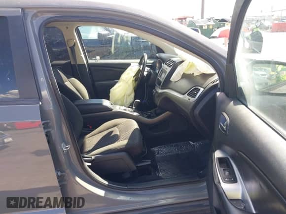 2020 Dodge Journey SE Value with VIN 3C4PDCAB5LT274290, listed as a IAAI auction lot 43070624 with 72,095 mi miles and . Bid and sale history available at DreamBid. Image 5.