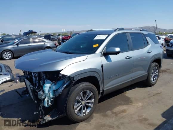 2025 Chevrolet Equinox FWD LT z VIN 3GNAXHEG0SL129325, wystawiony jako IAAI lot #43059899 z przebiegiem 8 477 mil mil oraz . Historia ofert i sprzedaży dostępna na DreamBid. Obrazek 2.