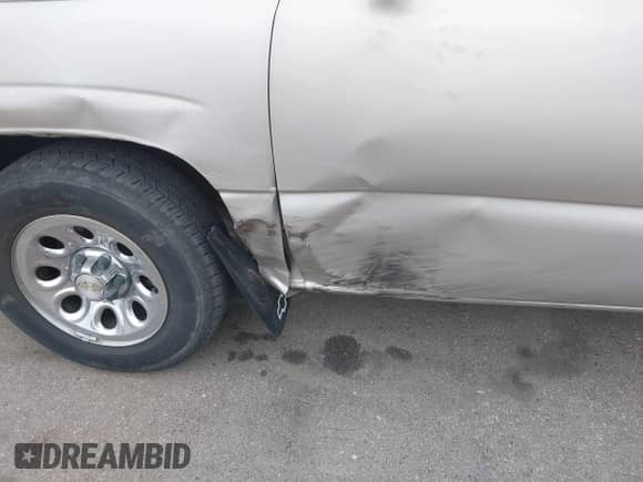 2006 Chevrolet Silverado 1500 LS с VIN 1GCEC19V86Z146071, выставлен на аукционе IAAI как лот 41853522 с пробегом 118 855 миль миль и . История ставок и продаж доступна на DreamBid. Изображение 6.