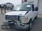 2009 Ford Econoline Cargo Commercial z VIN 1FTNE14W09DA38068, wystawiony jako IAAI lot #41690071 z przebiegiem 182 337 mil mil oraz . Historia ofert i sprzedaży dostępna na DreamBid. Obrazek 2.