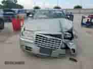 2006 Chrysler 300 C с VIN 2C3KK63H96H413261, выставлен на аукционе Copart как лот 61877445 с пробегом 150 433 миль миль и Списание • Salvage title. История ставок и продаж доступна на DreamBid. Изображение 5.