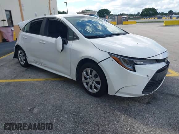 2024 Toyota Corolla LE z VIN 5YFB4MDE9RP194489, wystawiony jako IAAI lot #42632028 z przebiegiem 22 737 mil mil oraz . Historia ofert i sprzedaży dostępna na DreamBid. Obrazek 1.