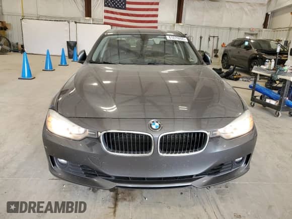 2015 BMW 3 Series 328i xDrive with VIN WBA3B3C54FF546013, listed as a Copart auction lot 81279205 with 222,457 mi miles and Non repairable. Bid and sale history available at DreamBid. Image 5.
