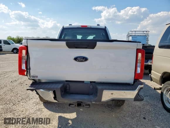 2024 Ford F-250 XL с VIN 1FT7W2BT9REF83927, выставлен на аукционе Copart как лот 52685335 с пробегом 13 228 миль миль и Списание • Salvage title. История ставок и продаж доступна на DreamBid. Изображение 6.