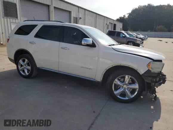 2011 Dodge Durango Citadel with VIN 1D4SD5GT4BC704829, listed as a Copart auction lot 80913255 with 200,202 mi miles and Salvage title. Bid and sale history available at DreamBid. Image 4.