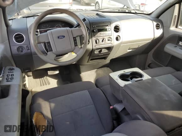 2006 Ford F-150 XLT z VIN 1FTPX02536KC78813, wystawiony jako Copart lot #90265025 z przebiegiem 165 518 mil mil oraz Czysty tytuł • Clean title. Historia ofert i sprzedaży dostępna na DreamBid. Obrazek 8.