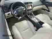 2013 Lexus IS 250 C z VIN JTHFF2C28D2528296, wystawiony jako Copart lot #71704685 z przebiegiem 102 385 mil mil oraz Szkoda całkowita • Salvage title. Historia ofert i sprzedaży dostępna na DreamBid. Obrazek 8.
