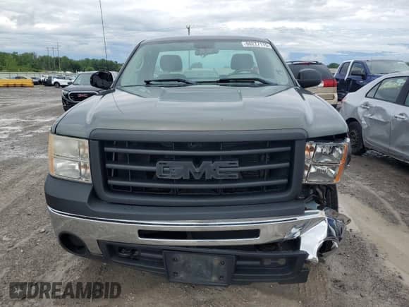 2011 GMC Sierra 1500 Work Truck z VIN 1GTN2TE0XBZ105489, wystawiony jako Copart lot #60277115 z przebiegiem 158 408 mil mil oraz Szkoda całkowita • Salvage title. Historia ofert i sprzedaży dostępna na DreamBid. Obrazek 5.