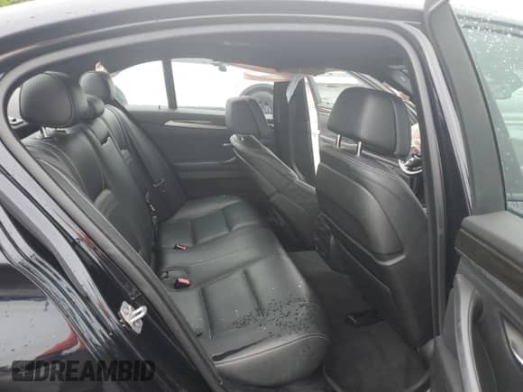 2015 BMW 5 Series 550i xDrive с VIN WBAKP9C53FD979401, выставлен на аукционе Copart как лот 63635705 с пробегом 83 060 миль миль и Списание • Salvage title. История ставок и продаж доступна на DreamBid. Изображение 10.