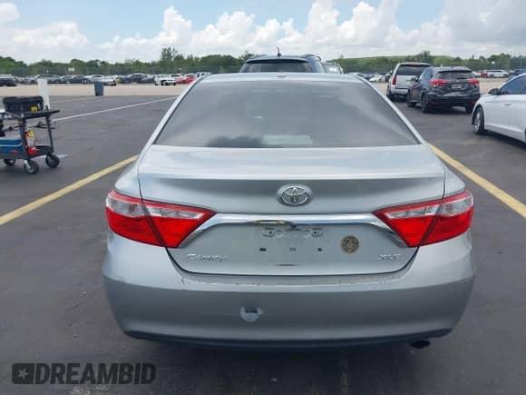 2016 Toyota Camry XLE с VIN 4T4BF1FK8GR572332, выставлен на аукционе IAAI как лот 42896300 с пробегом 72 181 миль миль и . История ставок и продаж доступна на DreamBid. Изображение 16.