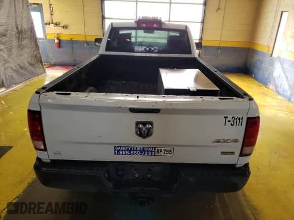 2017 Ram 1500 Tradesman z VIN 3C6JR7DG9HG627207, wystawiony jako Copart lot #77601064 z przebiegiem 221 703 mil mil oraz Czysty tytuł • Clean title. Historia ofert i sprzedaży dostępna na DreamBid. Obrazek 10.