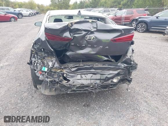 2020 Hyundai Elantra SEL z VIN 5NPD84LF6LH594585, wystawiony jako IAAI lot #43419010 z przebiegiem 56 447 mil mil oraz . Historia ofert i sprzedaży dostępna na DreamBid. Obrazek 6.