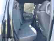 2022 Ram 1500 Big Horn z VIN 1C6RREBT3NN442466, wystawiony jako IAAI lot #40734114 z przebiegiem 22 586 mil mil oraz . Historia ofert i sprzedaży dostępna na DreamBid. Obrazek 8.