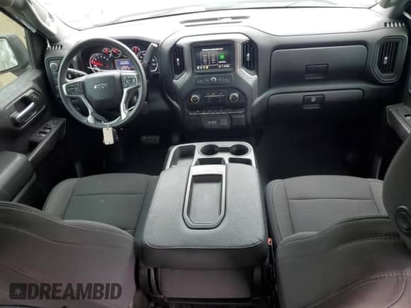 2022 Chevrolet Silverado 1500 Custom Trail Boss z VIN 1GCPYCEK0NZ237402, wystawiony jako Copart lot #55488465 z przebiegiem 51 582 mil mil oraz Szkoda całkowita • Salvage title. Historia ofert i sprzedaży dostępna na DreamBid. Obrazek 8.