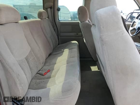 2003 Chevrolet Silverado 2500HD LT z VIN 1GCHK29163E311203, wystawiony jako Copart lot #69152065 z przebiegiem 211 065 mil mil oraz Szkoda całkowita • Salvage title. Historia ofert i sprzedaży dostępna na DreamBid. Obrazek 10.
